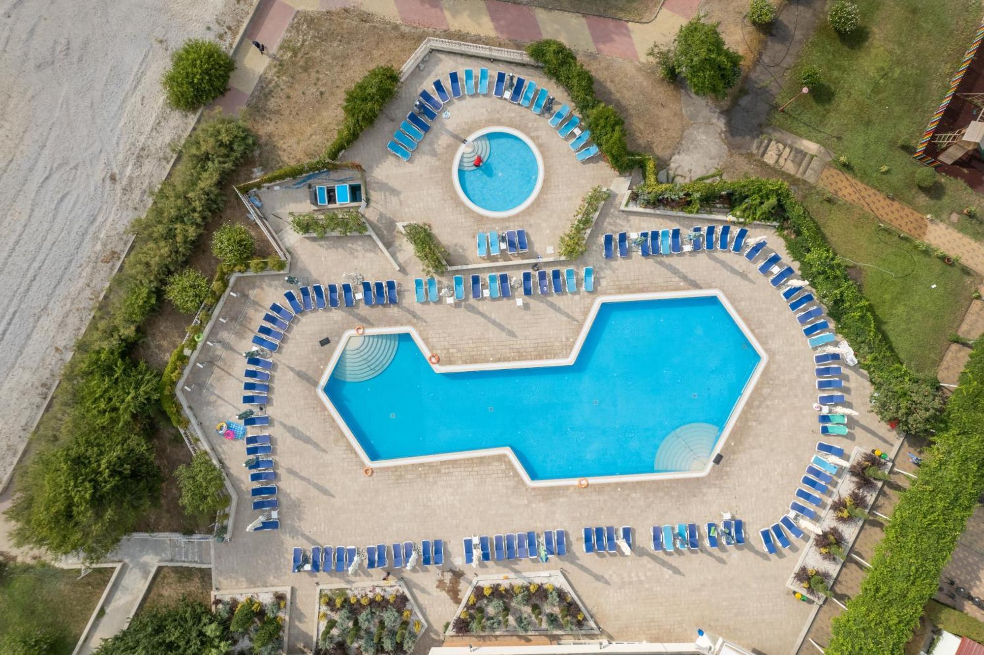 Hotel Amiral มามายา ภายนอก รูปภาพ